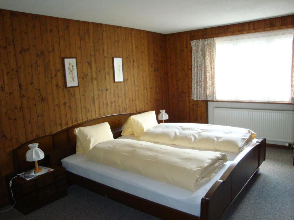 Hotel Old-Jnn Saas im Prattigau Номер фото